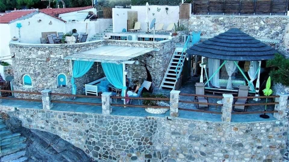 Guest House Gabriela Keratea Exterior photo